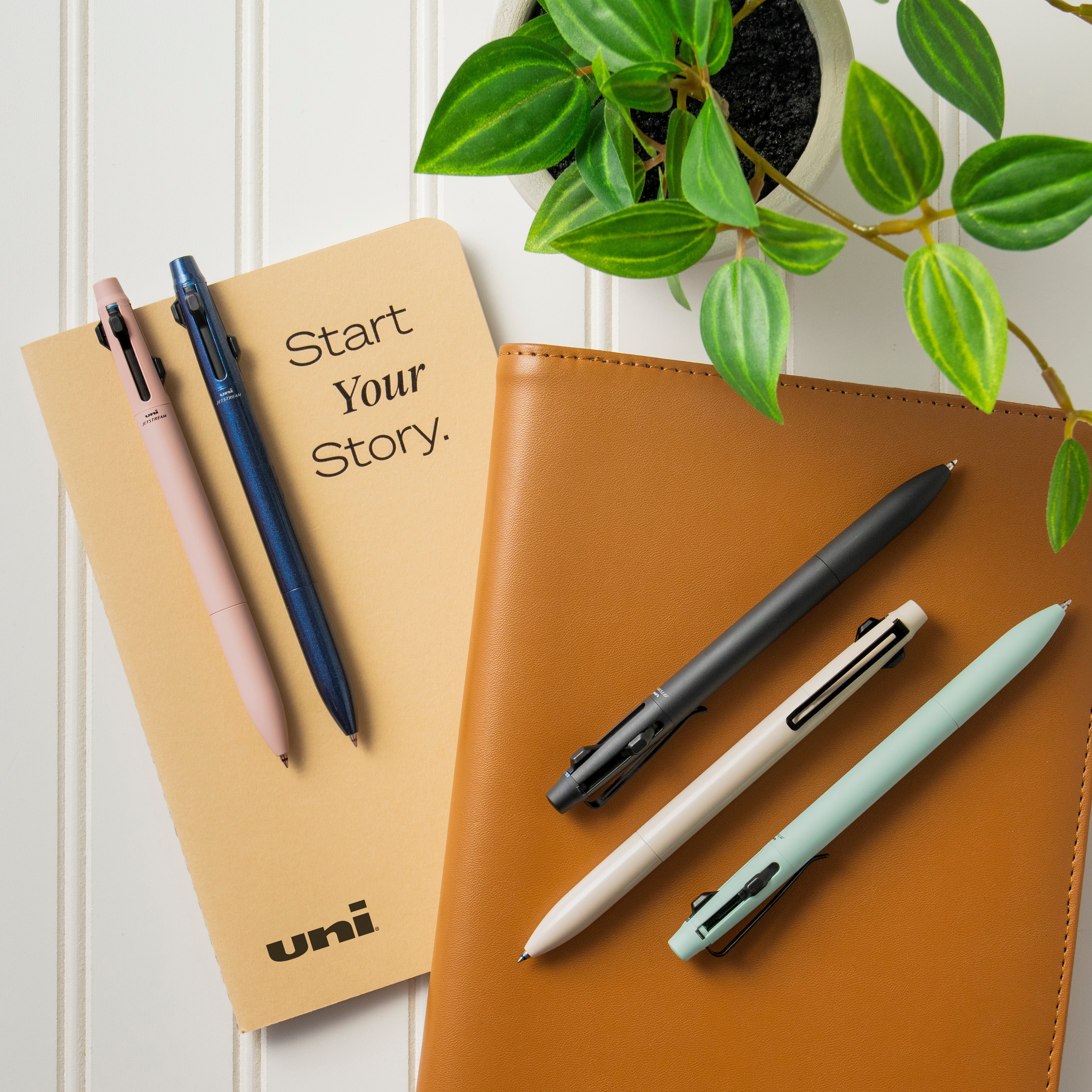 uniball™ JETSTREAM Prime 3 Color, Ballpoint Pen